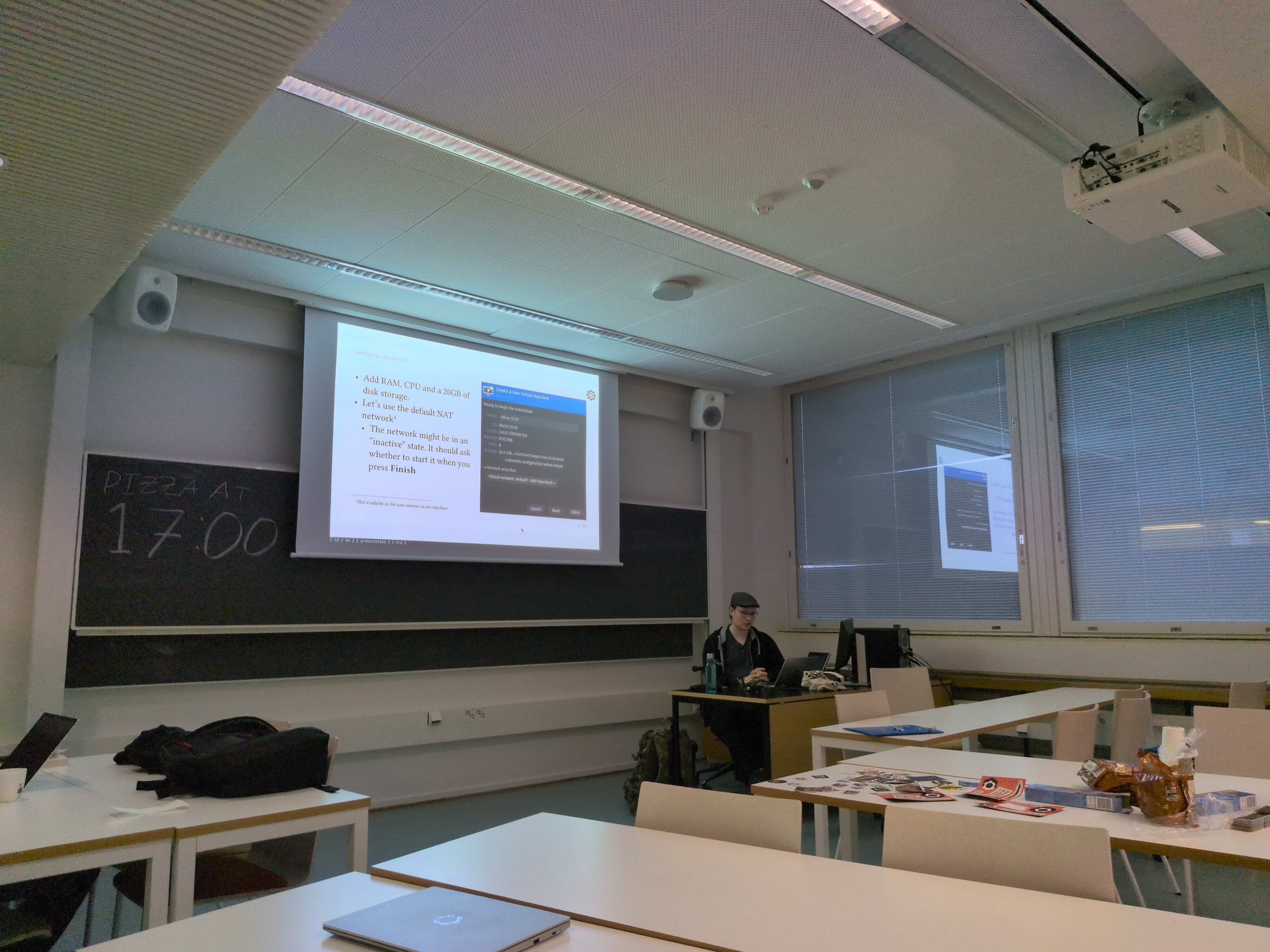 picture with ongoing presentation