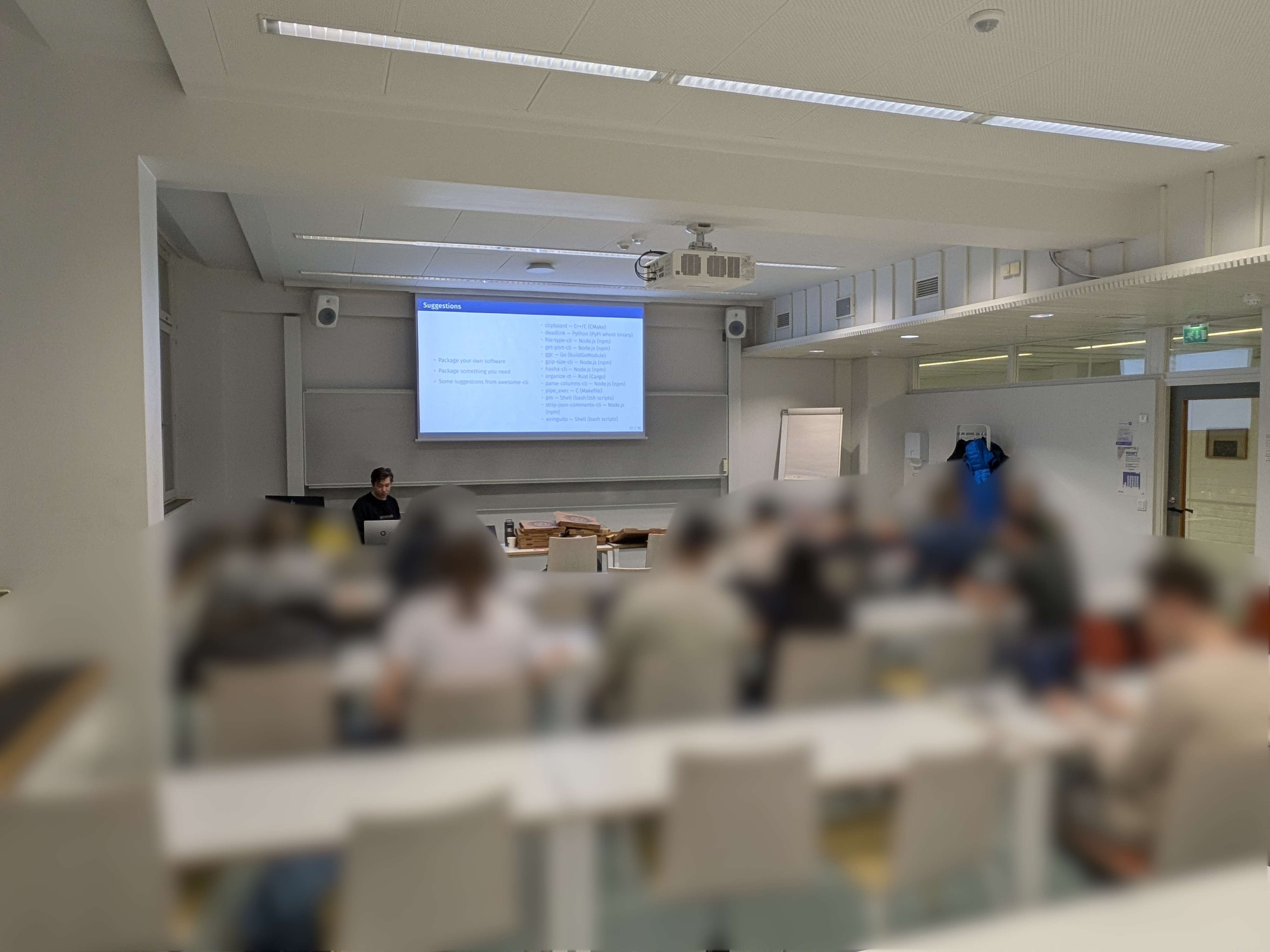 picture with ongoing presentation